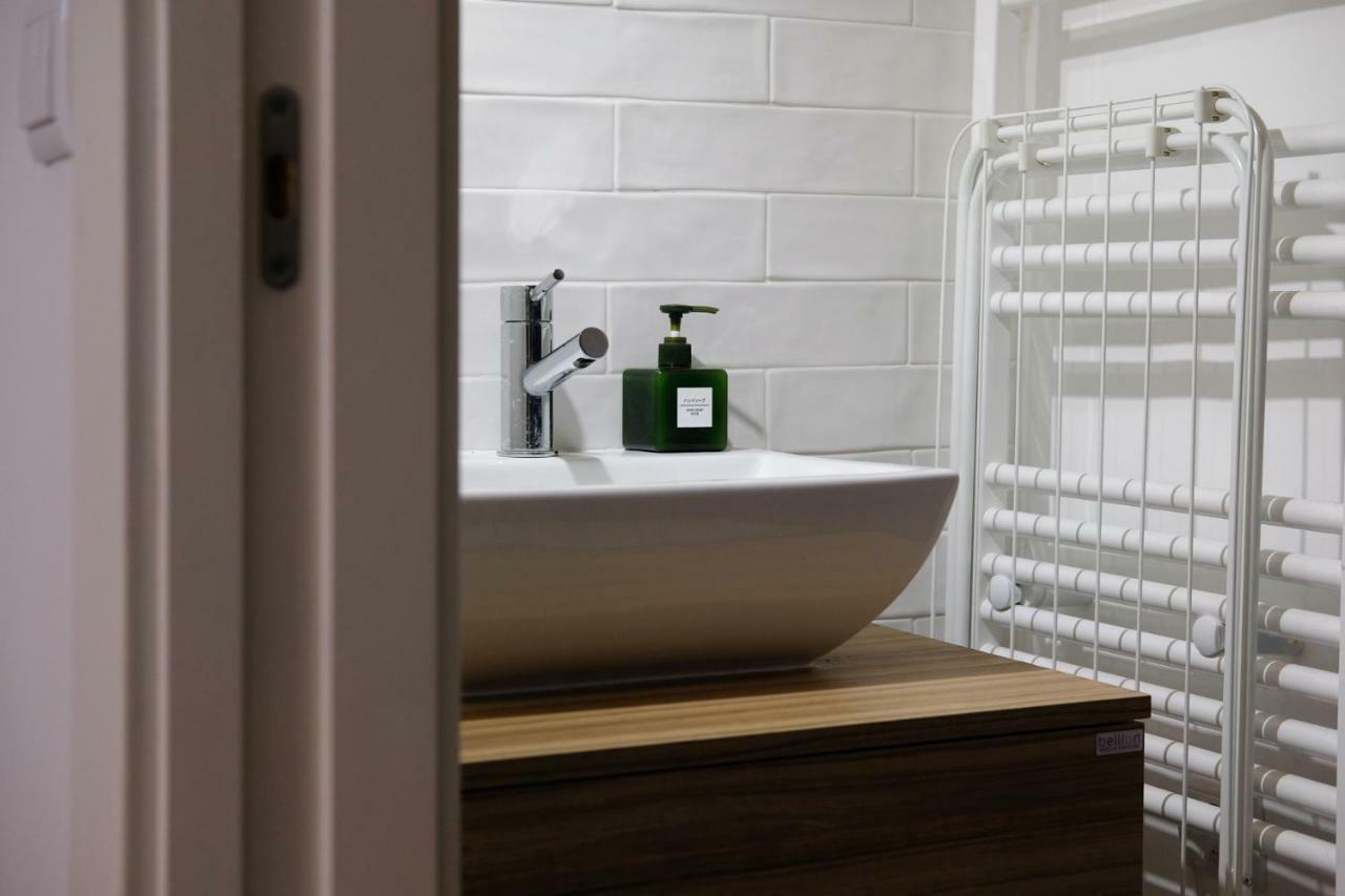 Principe Real In Quiet Street Apartment