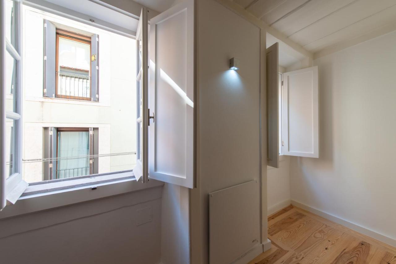 Principe Real In Quiet Street Apartment Lisbon